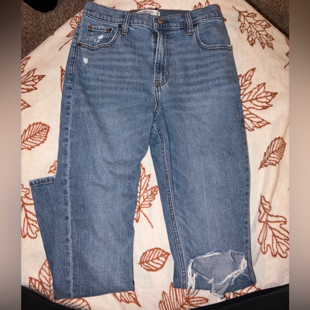 Abercrombie & Fitch Distressed High Rise Jeans - Medium Blue